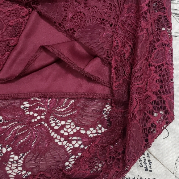 CURVY SENSE LACE SKIRT - Picture 2 of 4